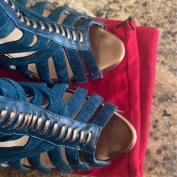 SALE 100% AUTHENTIC Christian louboutin heels - Picture 14 of 14